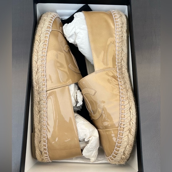 Chanel Patent Beige Espadrilles - Picture 2 of 5